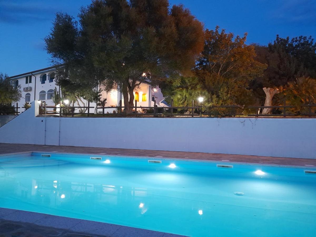 Agriturismo Palas De Serra Country Resort Onifai Экстерьер фото