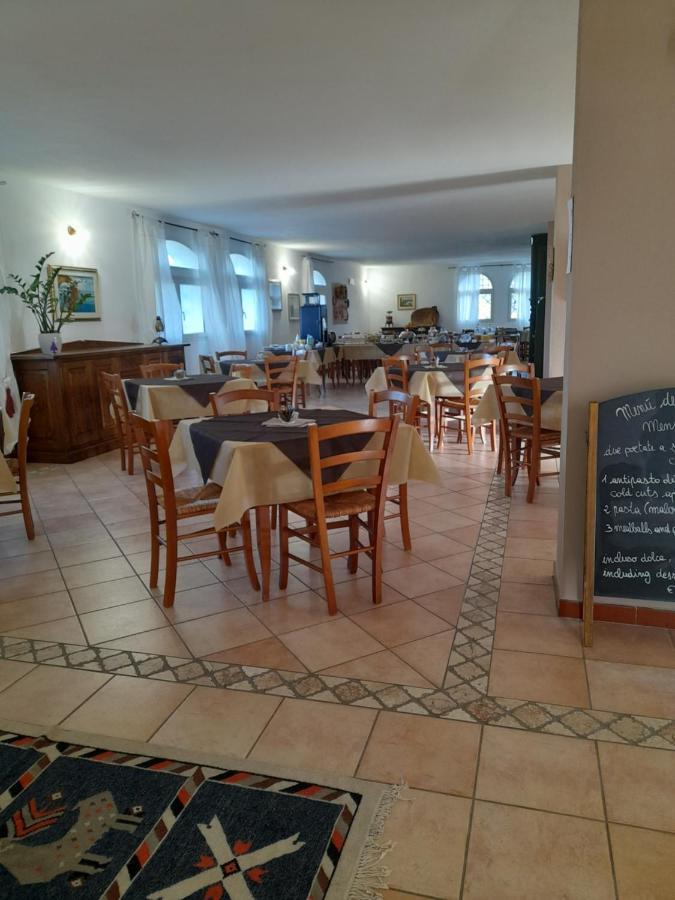 Agriturismo Palas De Serra Country Resort Onifai Экстерьер фото