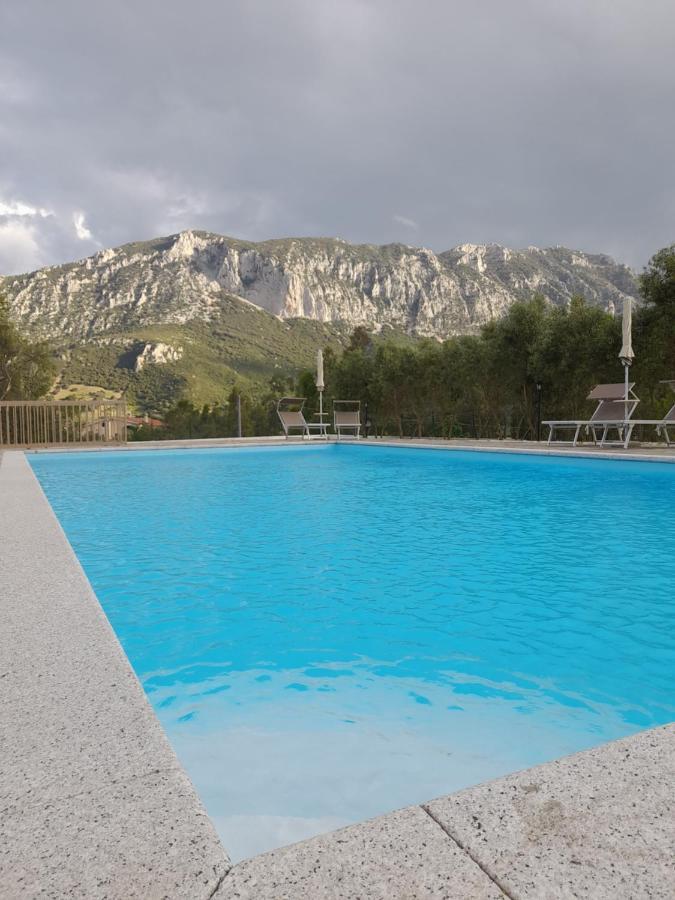 Agriturismo Palas De Serra Country Resort Onifai Экстерьер фото