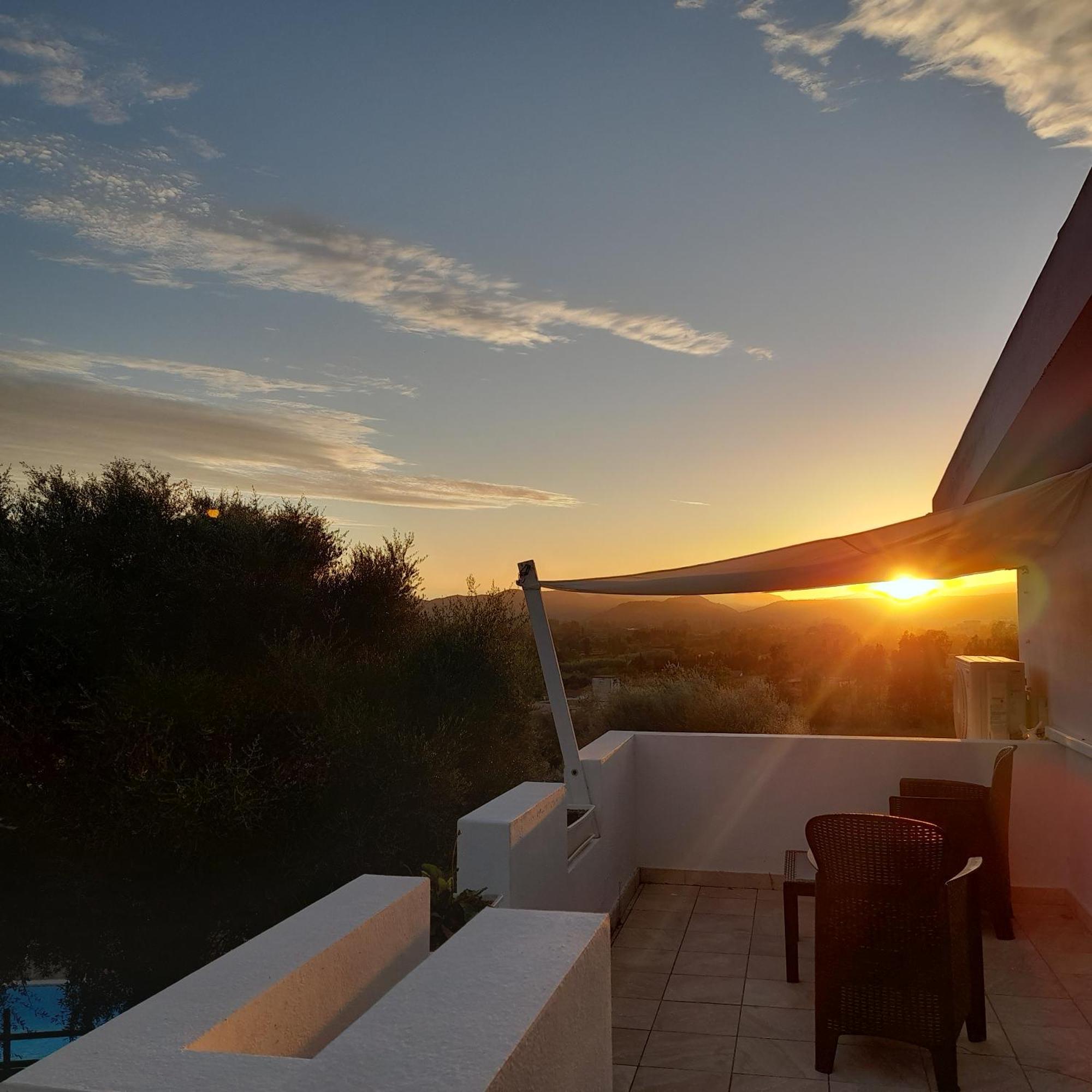 Agriturismo Palas De Serra Country Resort Onifai Экстерьер фото