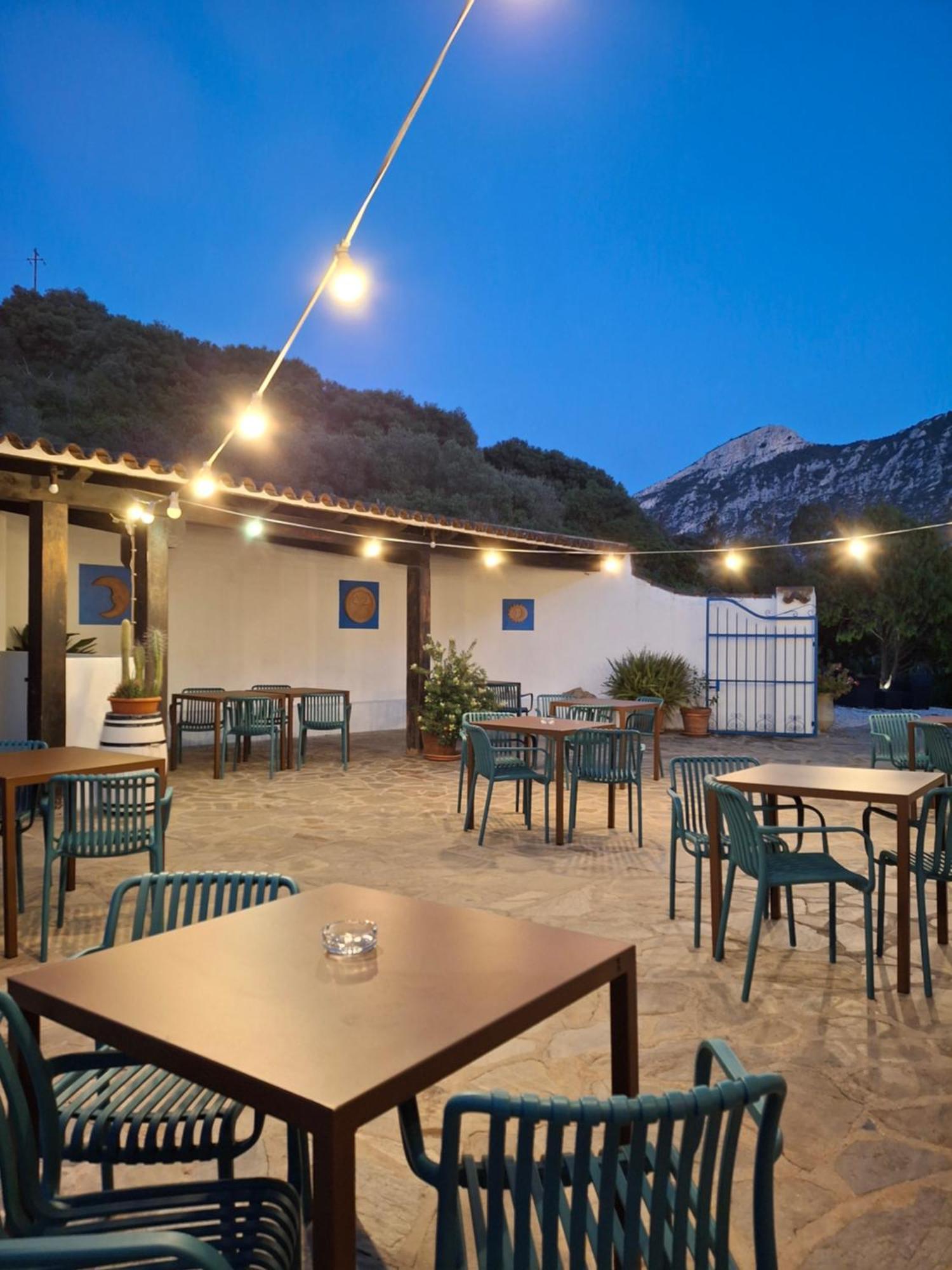 Agriturismo Palas De Serra Country Resort Onifai Экстерьер фото